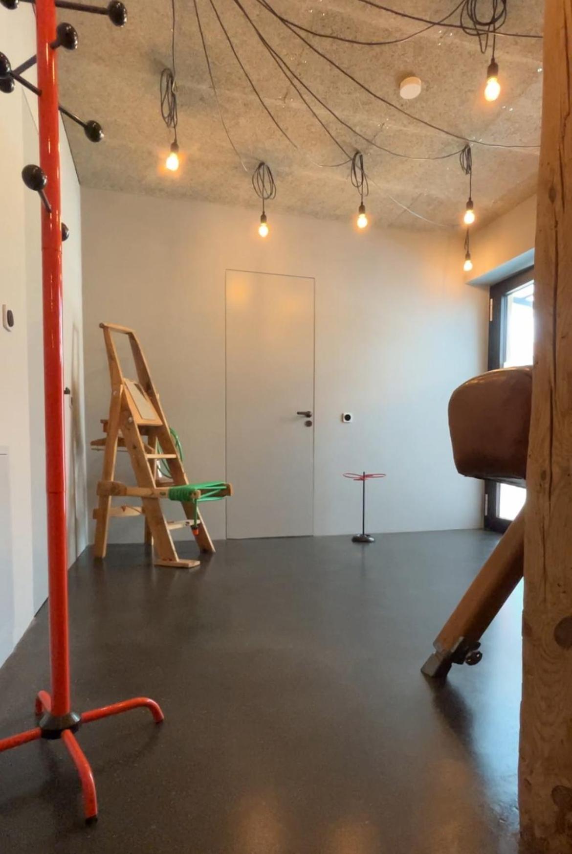 Momai 1891- Moderne Ferienwohnung ไมคัมเมอร์ ภายนอก รูปภาพ